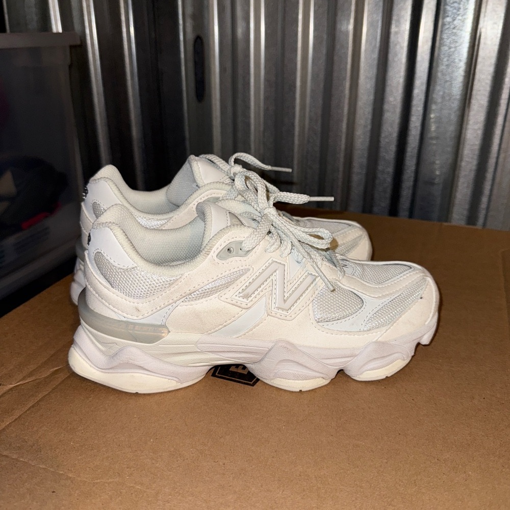 New Balance Women's Cream Sneakers